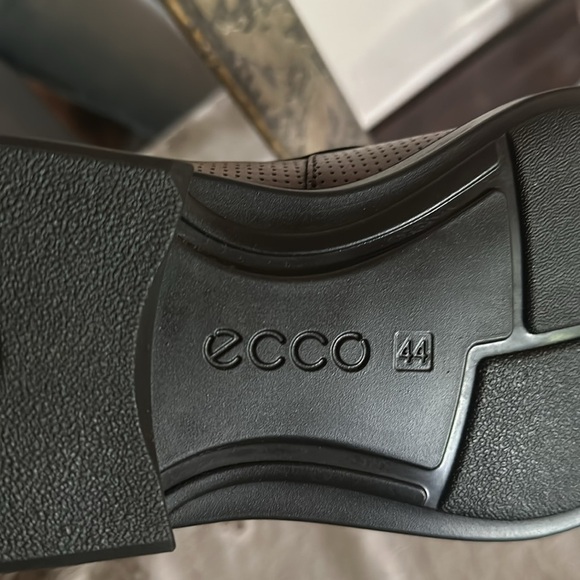 Ecco Brown Leather Slip On Loafers Men Size 10 Casual Dressy Office Business